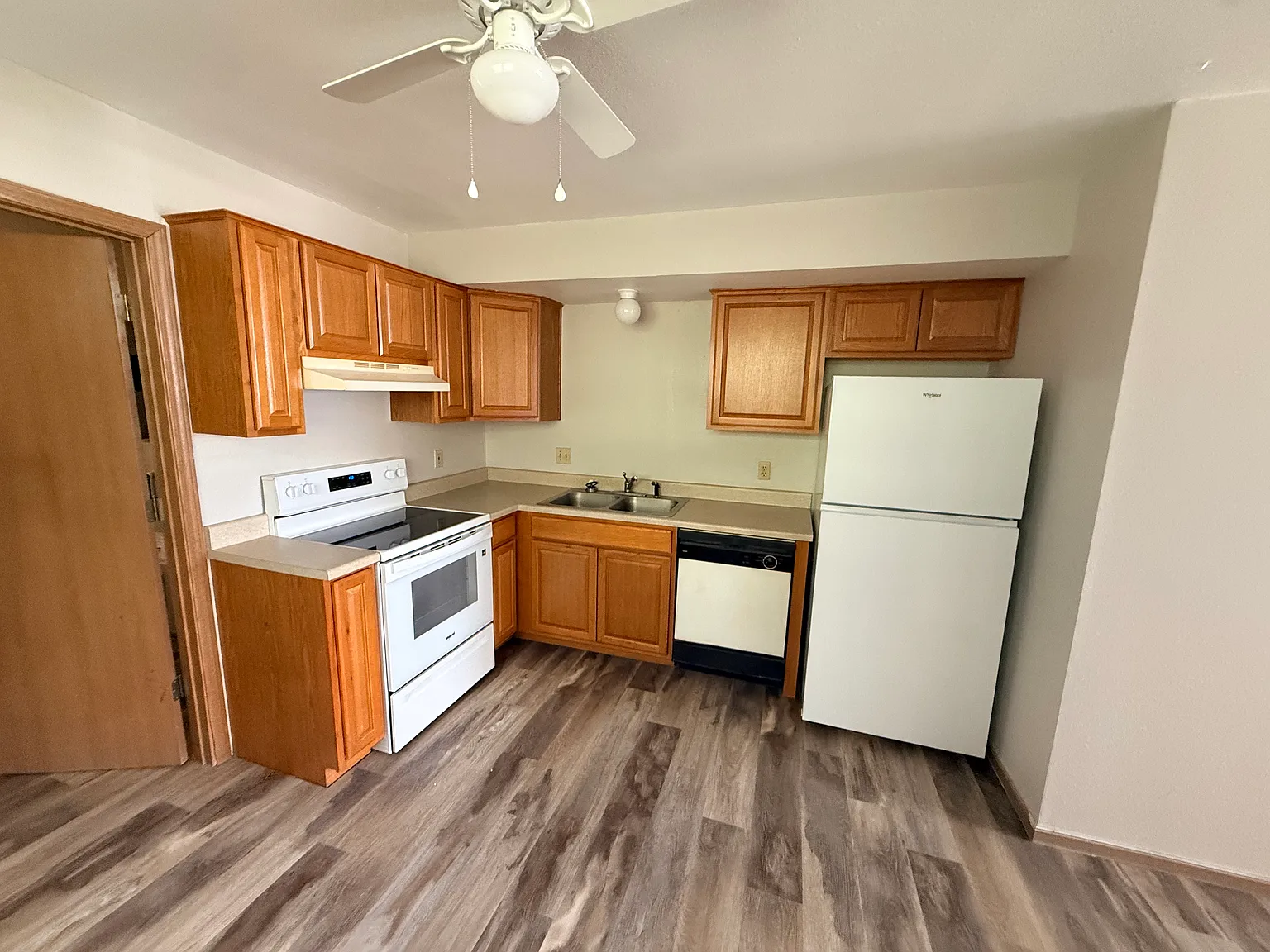 2 bed, 1.0 bath, 850 sqft, $850 — Photo 1