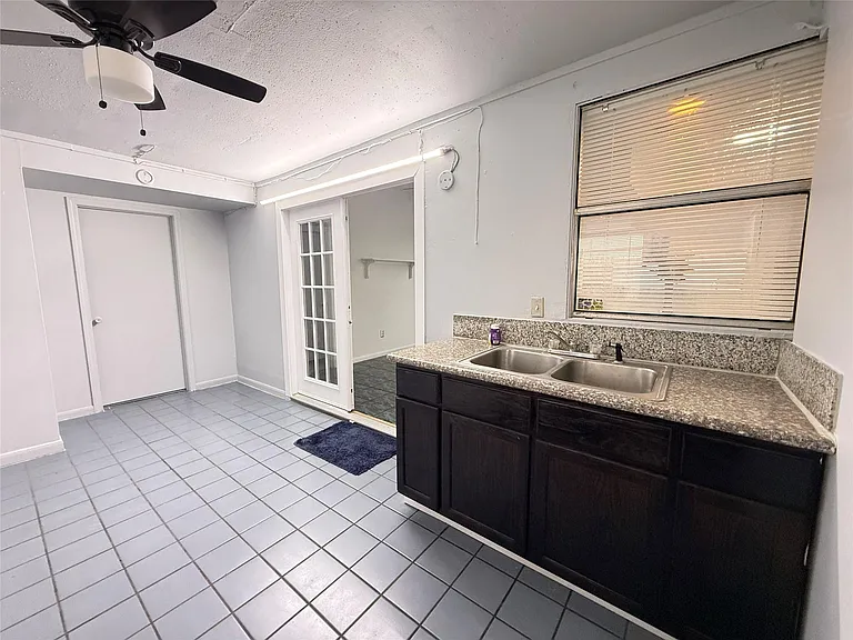 10807 Emery Dr — Photo 14