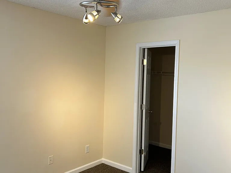 178 Tibton Cir — Photo 14