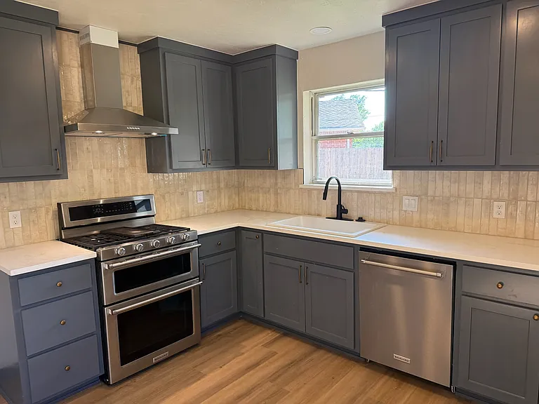 2209 Marshall Dr — Photo 32