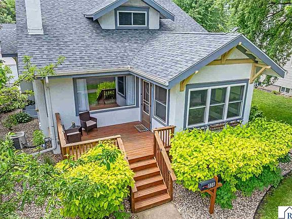 4th image of 808 3rd Ave SE
