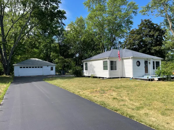 1202 Fulkerson St, Niles, MI 49120