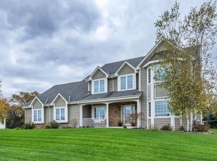 N73W29061 Bark River Rd, Hartland, WI 53029