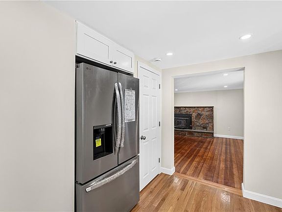 5th image of 291 Groveland Ave