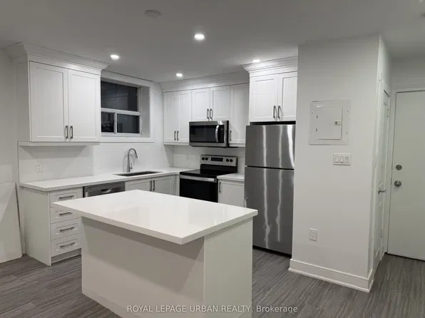 2841 Keele St #1, Toronto, ON M3M 2G7