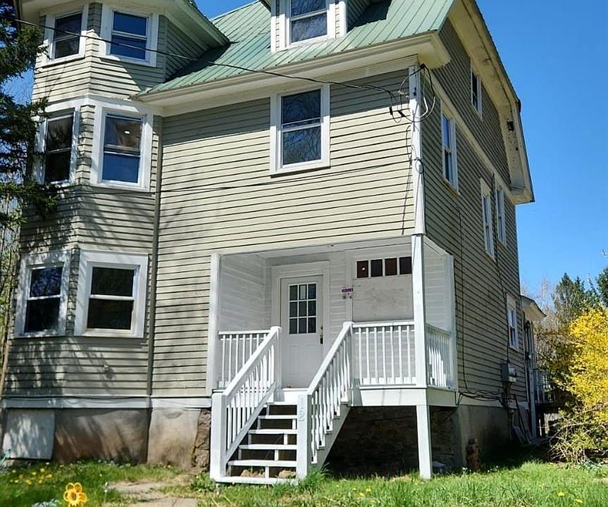 1st image of 12 Woodland Avenue
