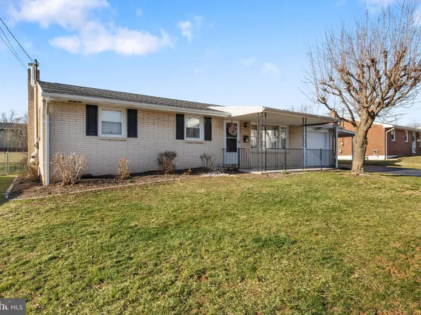 17 Mayfield St, Dover, PA 17315