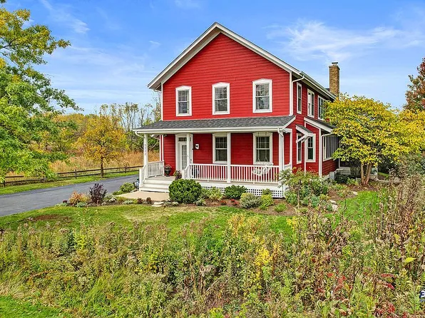 1332 Hedgerow Dr, Grayslake, IL 60030