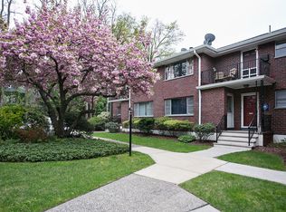 107B Meadowbrook Rd #2, Englewood, NJ 07631