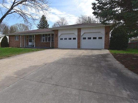 3rd image of 1102 N Bailey Dr
