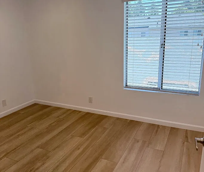 9250 Sunland Blvd #12 — Photo 16