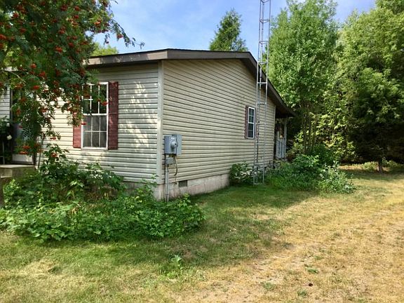 4th image of 2435 Lake St