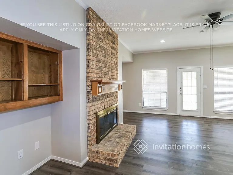 203 Bowie St — Photo 3