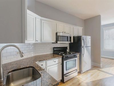 364 7th St APT 2, Jersey City, NJ, 07302