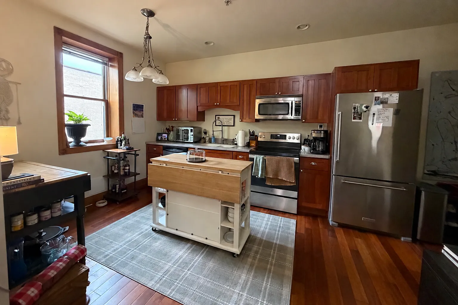 1 bed, 750 sqft, $1,950 — Photo 2
