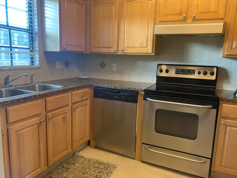 6100 Gulfport Blvd S #304 — Photo 8