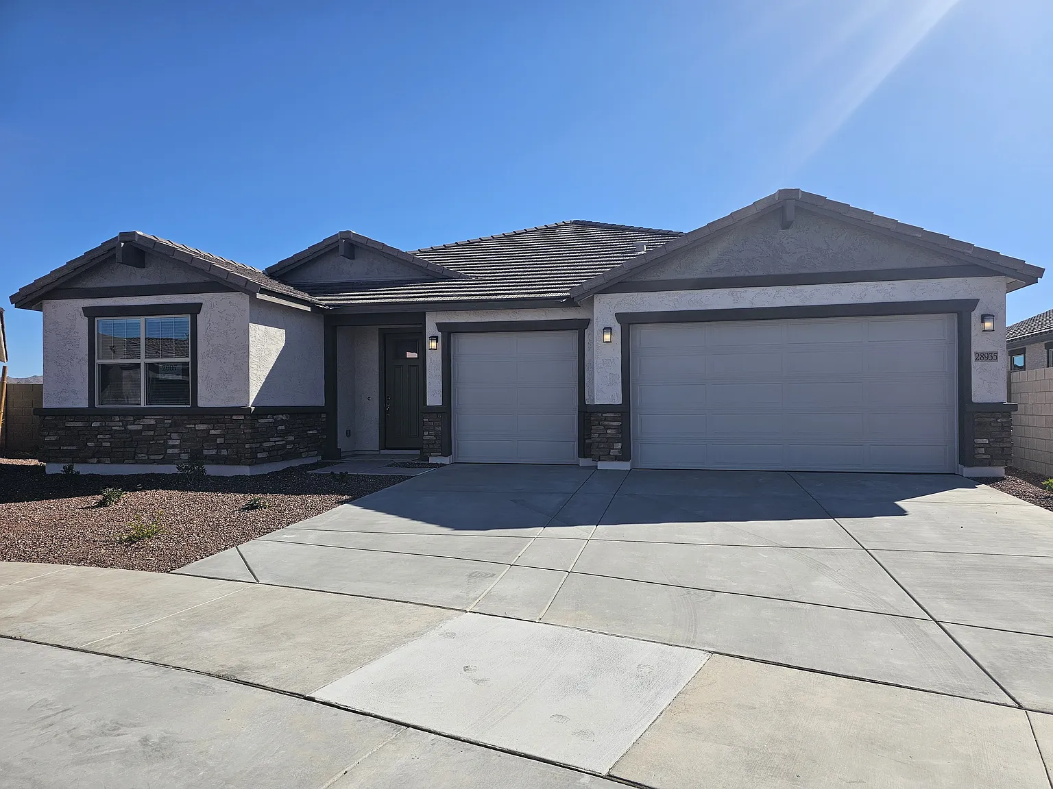 4 bed, 3.5 bath, 2878 sqft, $2,650 — Photo 2