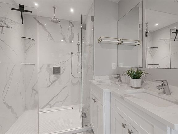 4th image of 17 Chestnut Ave #3