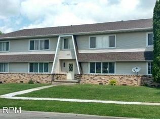 1117 Ravenwood Rd APT 1B, Waterloo, IA 50702