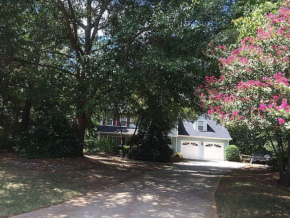 4th image of 1512 Windy Oaks Ct SE