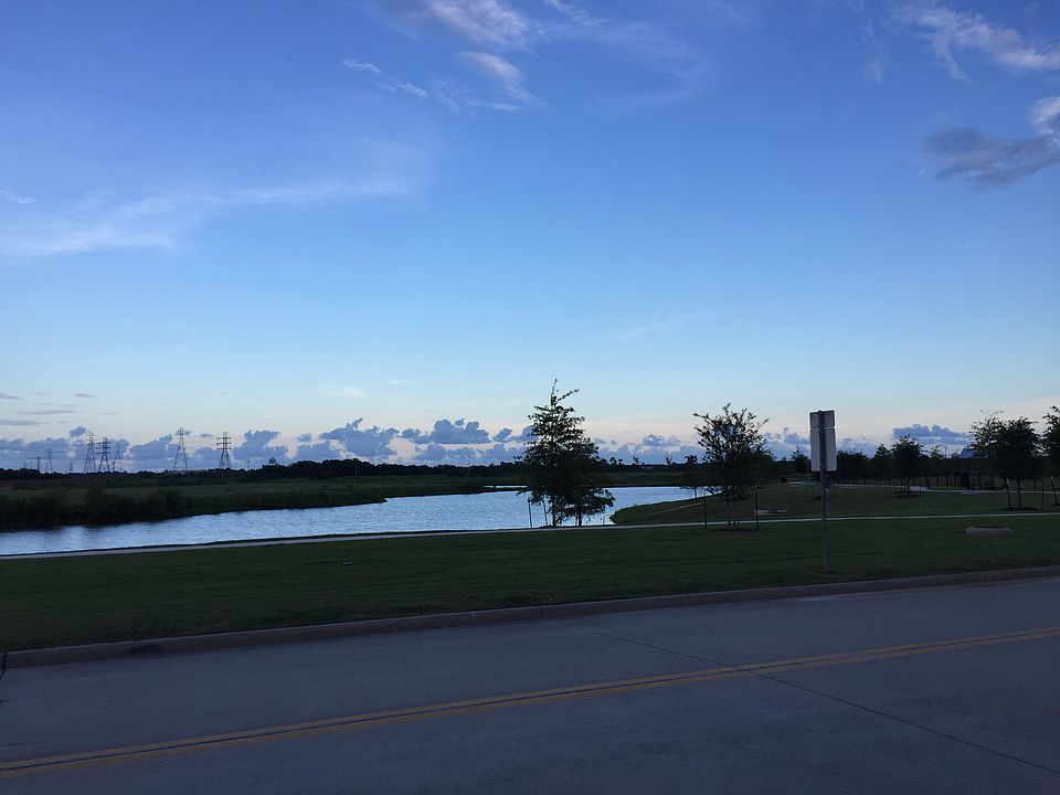 2nd image of 407 Marina View Dr