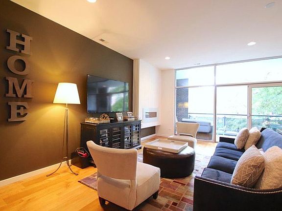 3rd image of 839 N California Ave APT 2