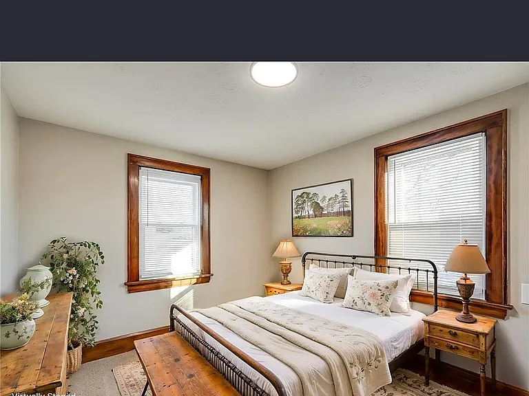 1835 Thornapple Ave — Photo 17