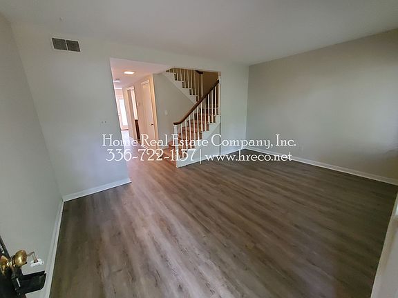 3rd image of 1437 Brookwood Dr APT B