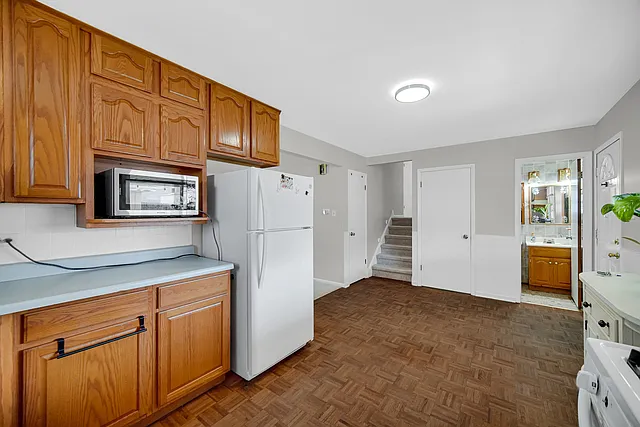 7305 W 75th St — Photo 9