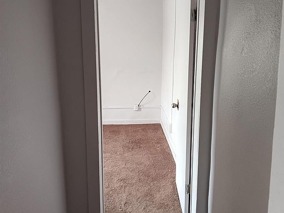 3rd image of 314 E Broadway St