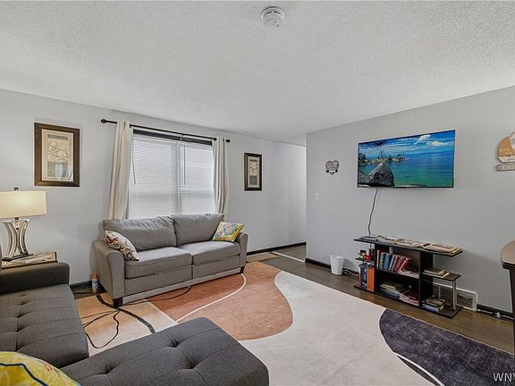 5th image of 159 Glenwood Ave