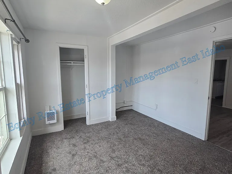 815 E Clark St #5 — Photo 37