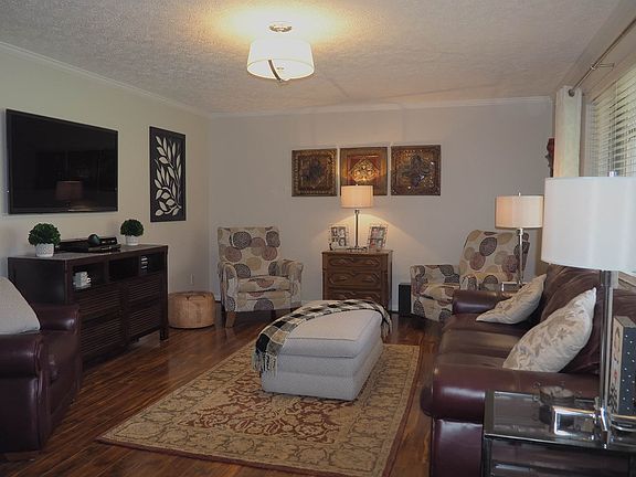 4th image of 181 Lakeside Dr