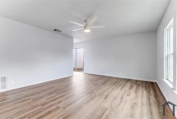 4847 Aspen Wood Dr — Photo 3