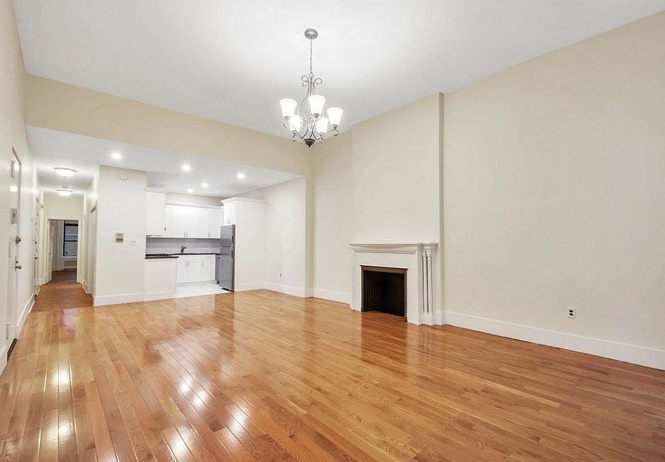 1st image of 4 E 36th St #3F