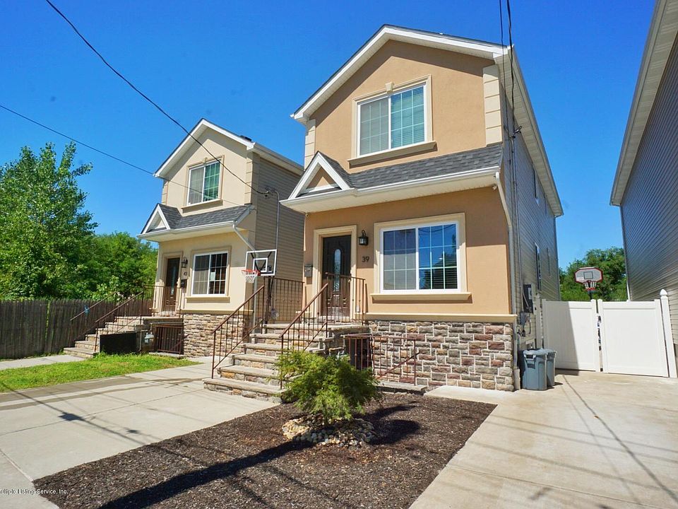 1st image of 39 Leyden Ave