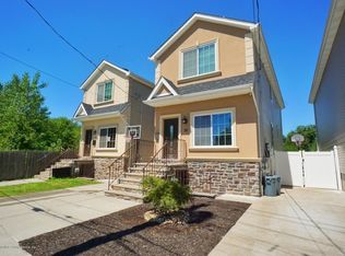 39 Leyden Ave, Staten Island, NY 10303