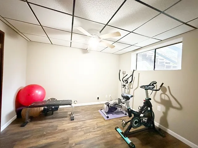 710 Parkway Ct NE — Photo 34