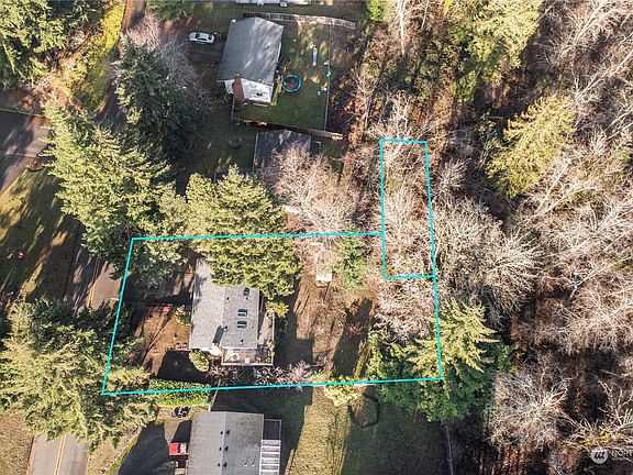 2nd image of 2099 Ponderosa Drive SE