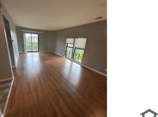 3121 W Madison St APT 302, Chicago, IL 60612