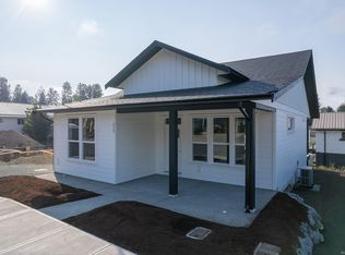 212 Oak Ln, Lake Cowichan, BC V0R2G1