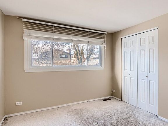 3rd image of 136 Patricia Dr
