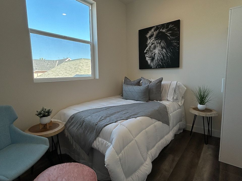 1st image of 1012 E 25th St #204