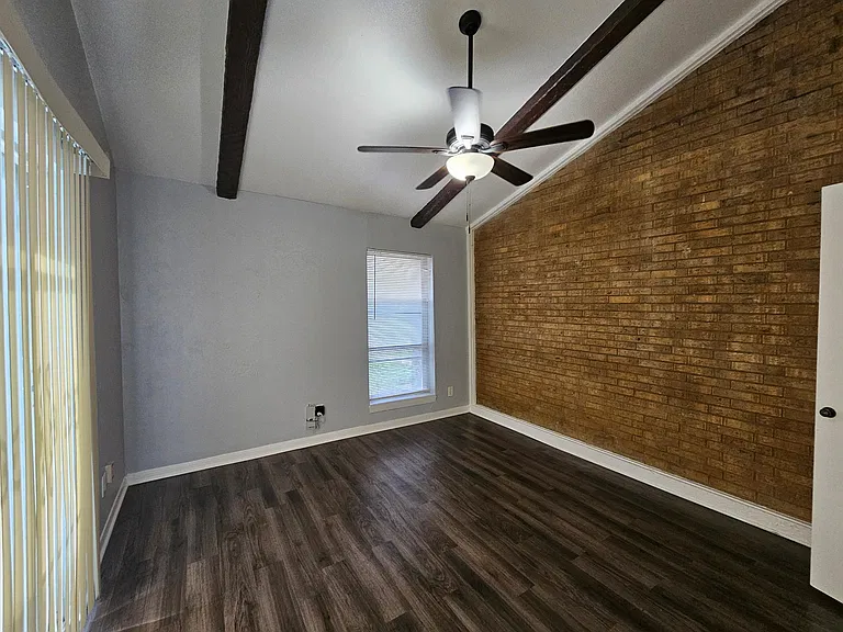 4008 Towngate Blvd — Photo 11