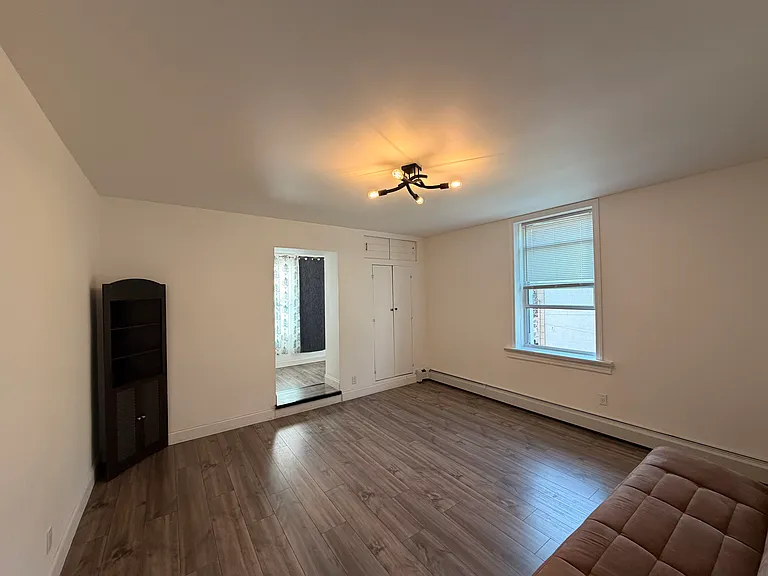 2571 W 16th St #2 — Photo 5