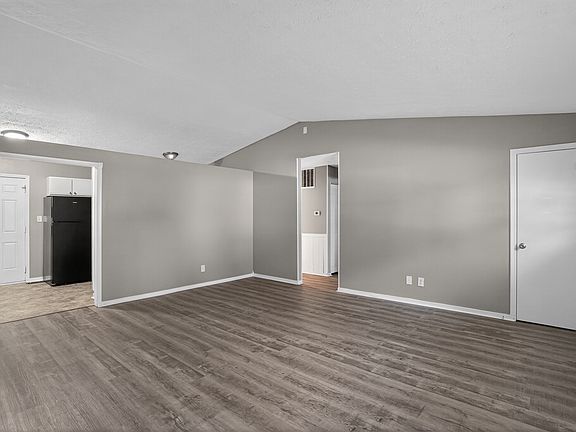 5th image of 9418 Tower Ln