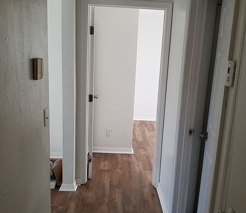 4th image of 572 Foote Ct