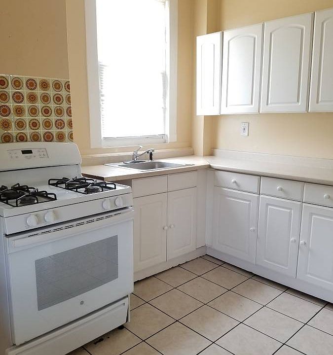 1st image of 11 Langdon St #3