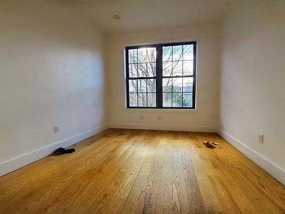 4th image of 578 Bushwick Ave #2LL