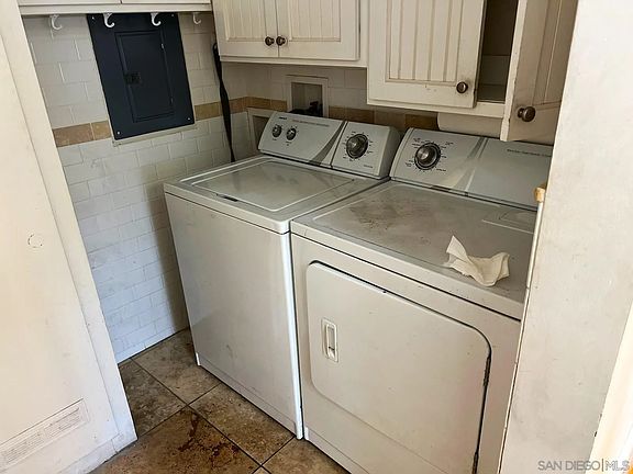 4th image of 947 Greenfield Dr Unit G